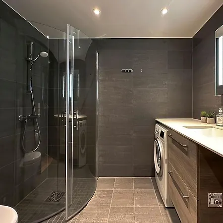 Modern In In Out * טריסיל