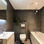 דירה Modern In In Out *